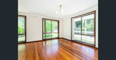 Spacious three bedroom unit - Photo 2