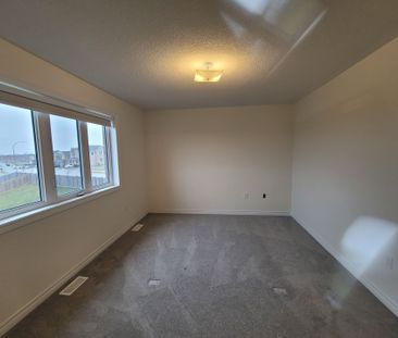 For Lease - 1135 Azalea Avenue, Pickering, Ontario - Photo 4