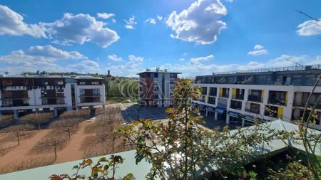 Pronájem bytu 2+kk (56,18 m and sup2;) s velkou terasou (19,96m and sup2;), U Náměstí, Dolní Břežany - Fotografie 5