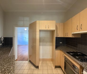 Charming Ground-Floor Apartment in the Heart of the Eastern Suburbs! - Photo 6