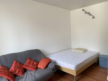 Location Appartement 1 pièce 28m² CASTELNAUDARY 11400 - Photo 3