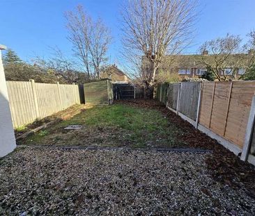 The Oval, Retford, DN22 - Photo 1