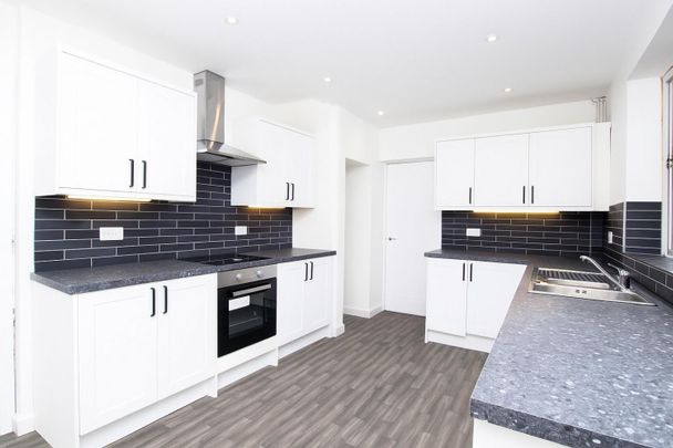 3 bedroom House To Let Total Size: 1023 SQ FT - Photo 1