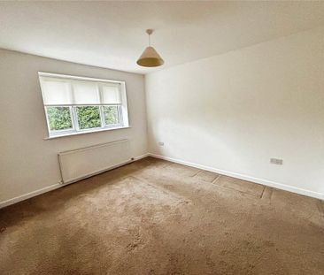 4 bedroom semi-detached house to rent - Photo 5