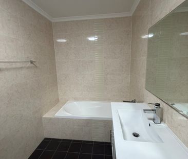 Enormous first floor apartment to be seen - Photo 2