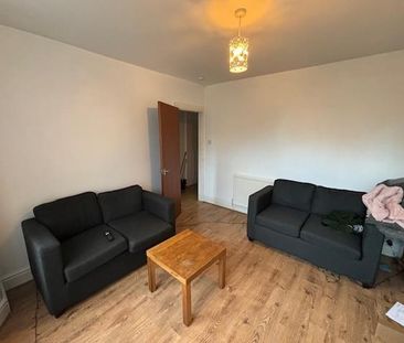 3 bedroom private hall to rent - Photo 2