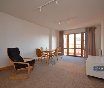 1 bedroom flat to rent - Photo 2