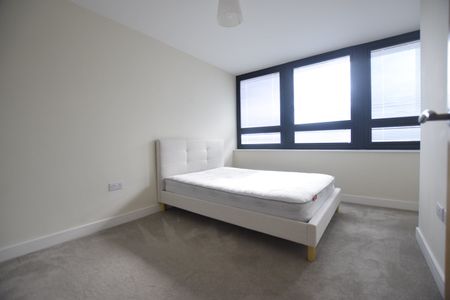 3 bed flat to rent in Vandale House, BH1 - Photo 4