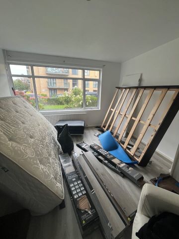 4 Bed Semi-Detached House, Clarence Crescent, SW4 - Photo 3