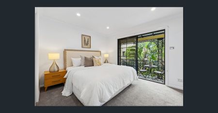 Stylish 3 Bedroom Family Home Plus Converted Attic - Photo 3