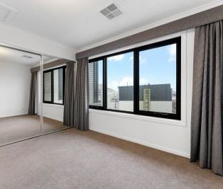 54 Steeplechase Avenue, St Clair - Photo 4