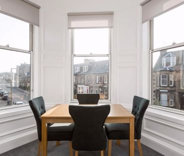 3 bedroom apartment to rent - Photo 3