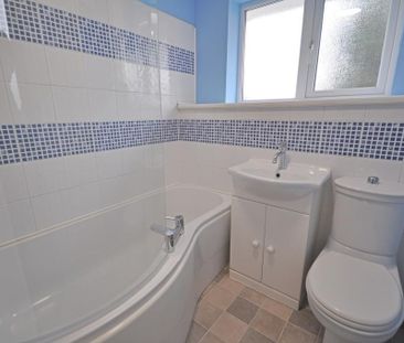2 bedroom semi-detached house to rent - Photo 5
