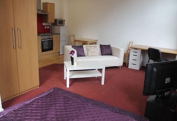 Studio to rent - Photo 1