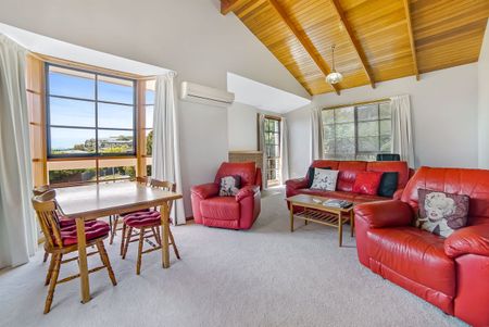 Stunning family home with 2 Living areas and Rumpus - Photo 5