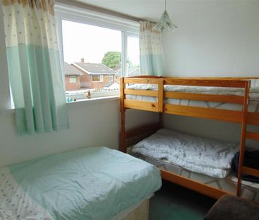 4 bedroom detached house to rent - Photo 2