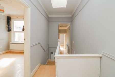 4 bedroom terraced house to rent - Photo 3