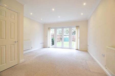 Elliston Way, Ashtead - Photo 3