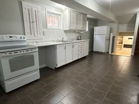 For Lease - 467 Fendalton Street, Mississauga, Ontario - Photo 3