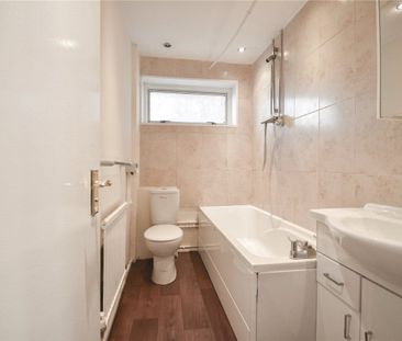 Well presented 3 bedroom house to rent in Sawston offering excellen... - Photo 4