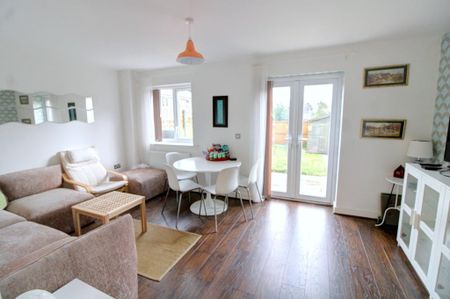 3 bedroom semi-detached house to rent - Photo 4
