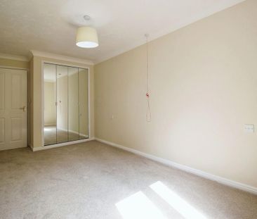 1 bedroom ground floor flat to rent - Photo 3