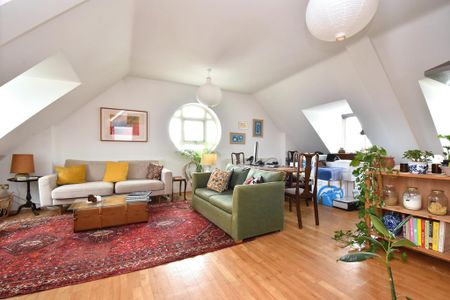 2 bedroom penthouse to rent - Photo 4