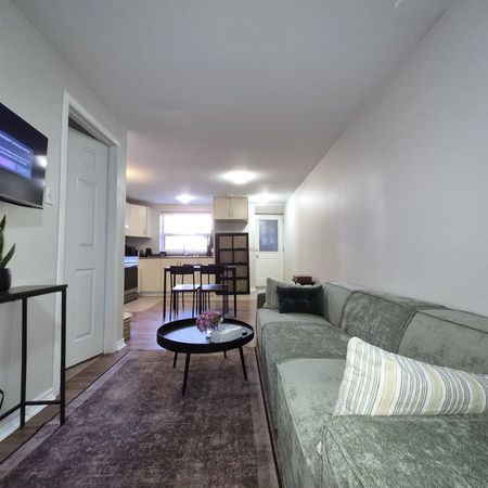 For Lease - 127 Summerhill Avenue Unit# Main/Lower, Toronto, Ontario - Photo 2