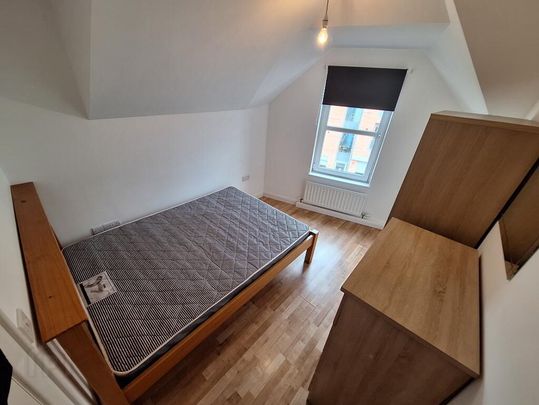 181 Lisburn Road APT 5, [tates Avenue], Belfast, BT9 7EJ - Photo 1