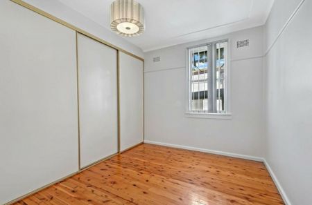 Beautiful House + Retreat in a convenient location! - Photo 2