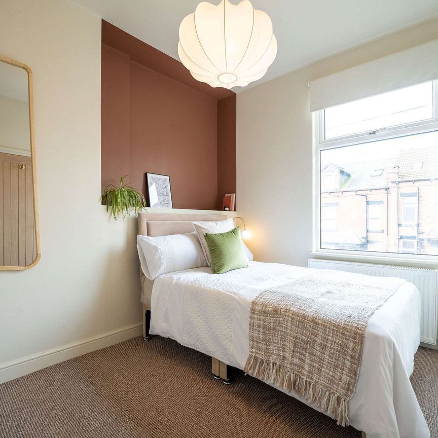 🏡 New! Leeds House Share ✨ Be First To Move In! - Photo 1