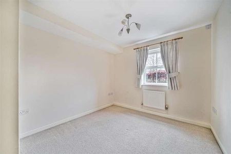 Spire View, Salisbury, SP2 - Photo 2