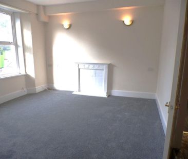 Avenue Road, Torquay - Photo 2