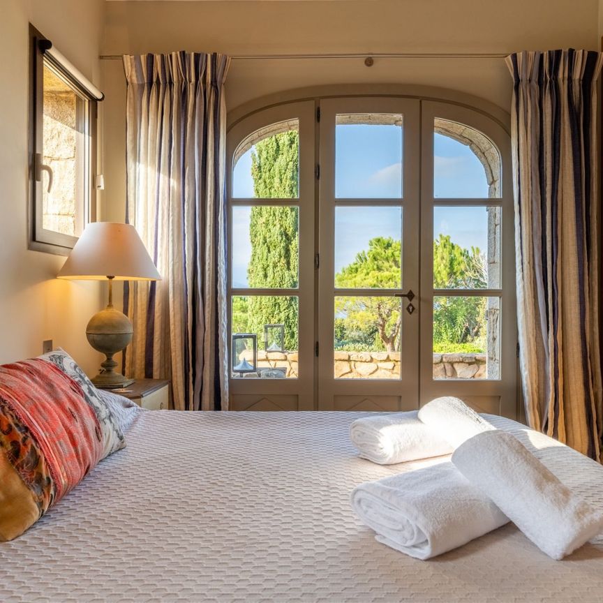 Rental Villa Porto-Vecchio 6 Rooms 350 m² - Photo 1