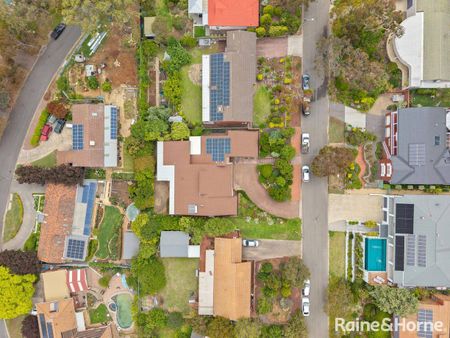 Spacious Family Home with Views, Multiple Living Areas & Fantastic Outdoor Entertaining - Photo 2