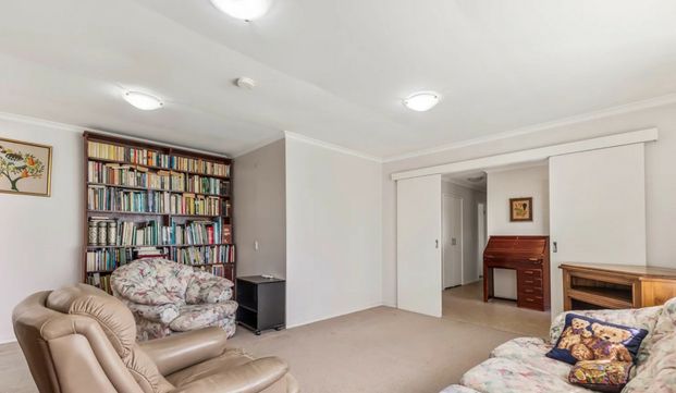 LARGE FAMILY HOME IN WILLASTON - Photo 1