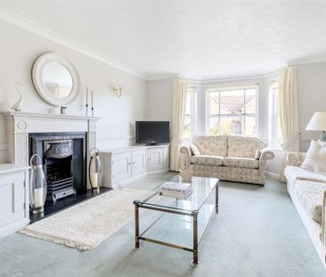 4 bedroom detached house to rent - Photo 3