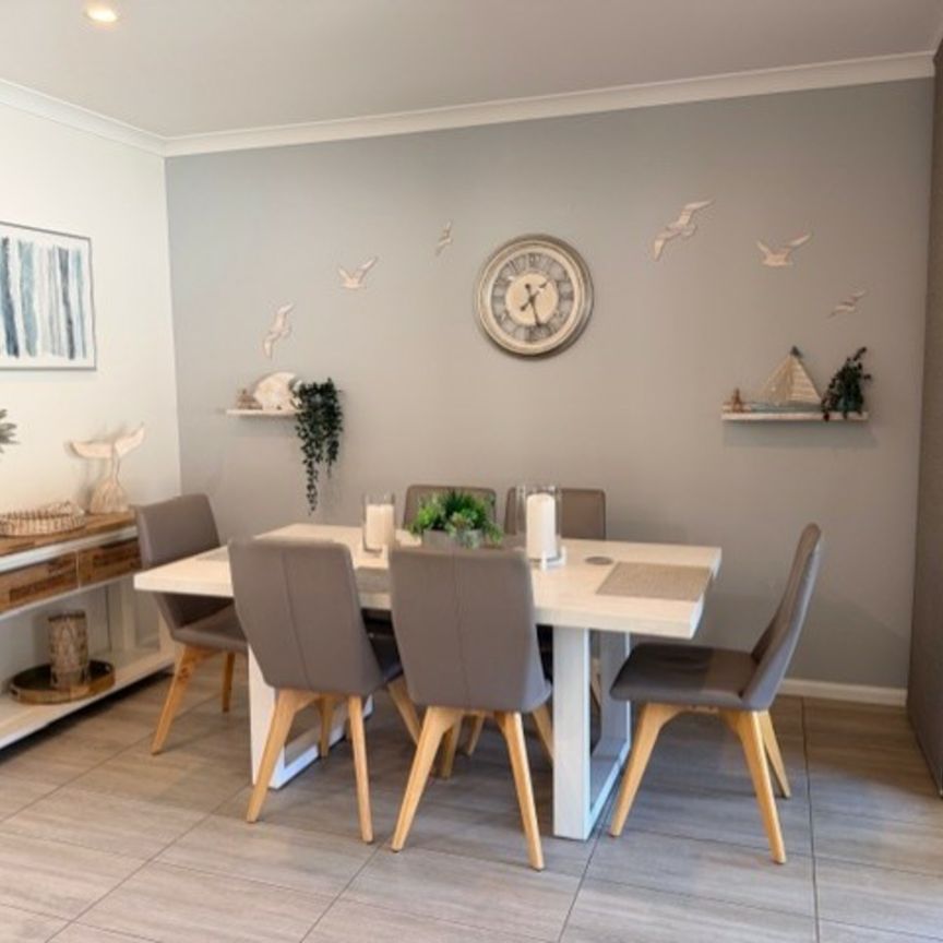 Beautiful, Modern Fully Furnished Home - Short Term Rental - Photo 1