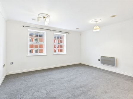 Albany Gardens, Colchester, Essex, CO2 8HQ - Photo 2