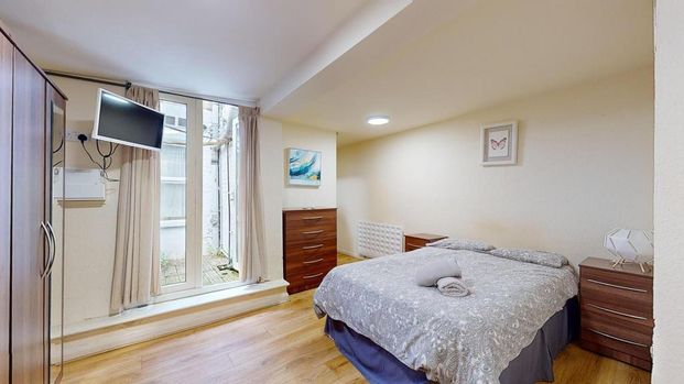 Studio to rent - Photo 1