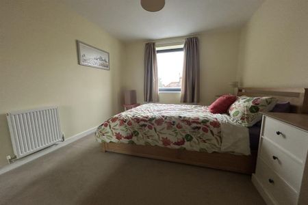 2 bedroom flat to rent - Photo 4