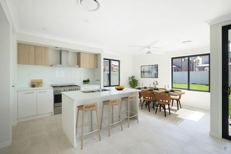 Brand-New Luxury Family Home Ready to Move in - Located in the sought-after Gledswood Hills - Photo 4