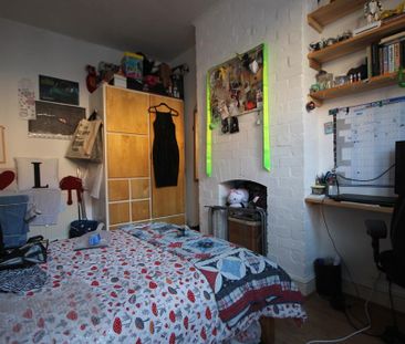 3 bedroom terraced house to rent - Photo 2