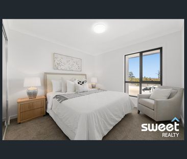 Exceptional New 5 Bedroom Home !! - Photo 3