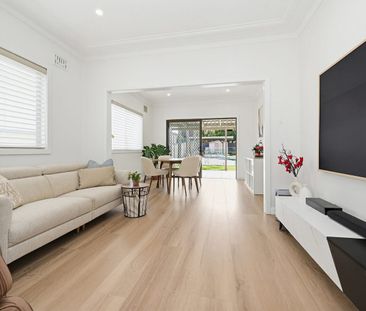 Beautiful Three Bedroom Home In Prime Locale - Photo 1