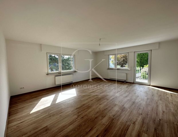 Erstbezug nach Modernisierung von großzügiger Wohnung im 1. OG mit großem Balkon - Foto 1