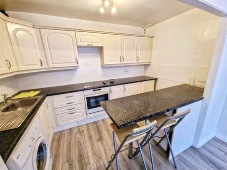 2 bed apartment to rent in TS20 - Photo 4