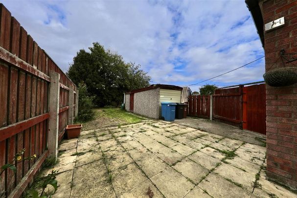 3 bedroom semi-detached house to rent - Photo 1