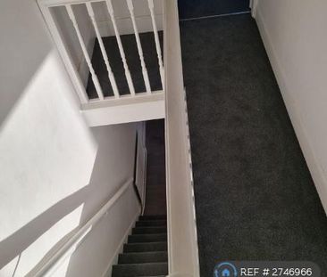 3 bedroom end of terrace house to rent - Photo 1