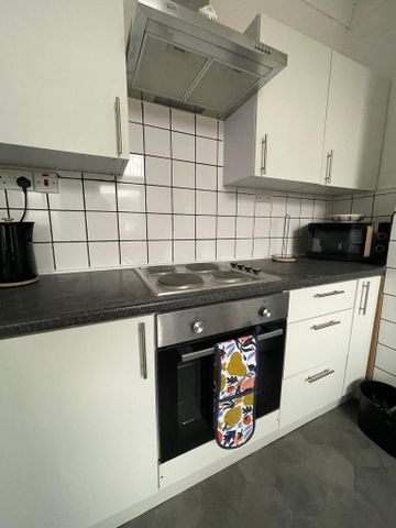 2 bedroom terraced house to rent - Photo 5